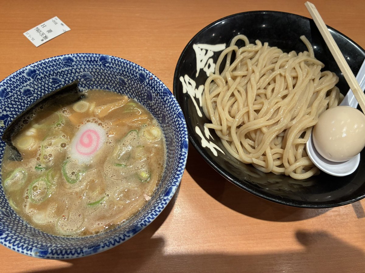 UErtYuZeRY52343's tweet photo. 東京来たときの朝飯大体これ https://t.co/VpV9HKOx27