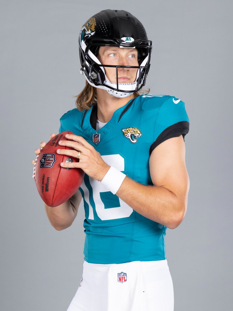 NFL tweet media