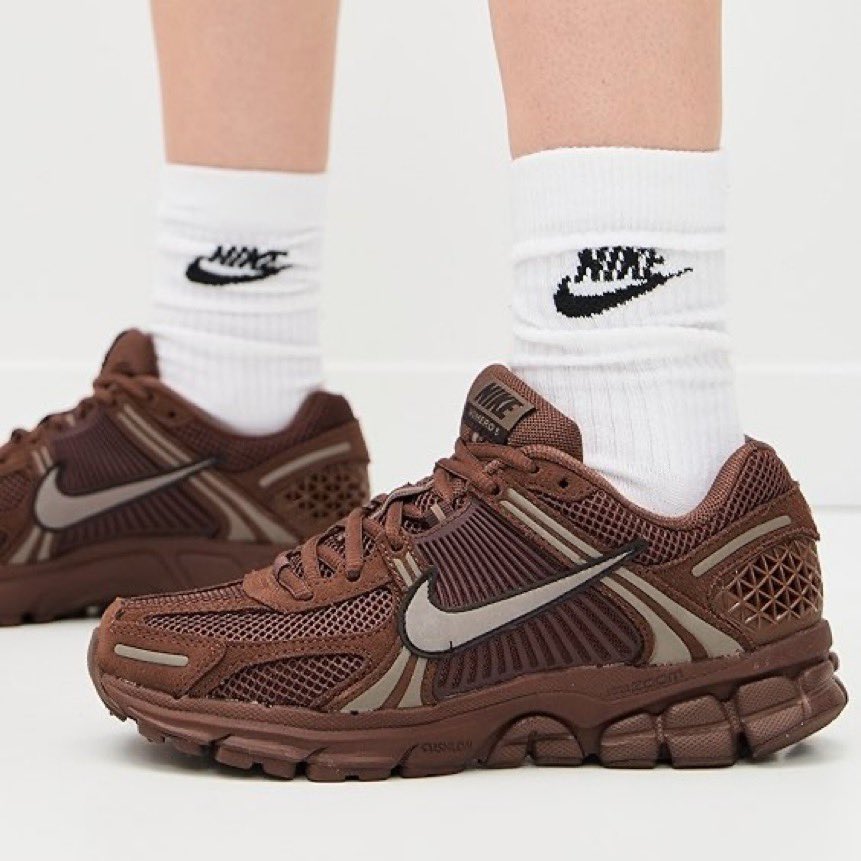 JustFreshKicks's tweet photo. Wmns Nike Zoom Vomero 5 on sale for $71.40 w/ code EXTRA30

Silt Red https://t.co/Cv4dF6nguI
Brown https://t.co/P8FTduNj6e https://t.co/SsHdxFBptO