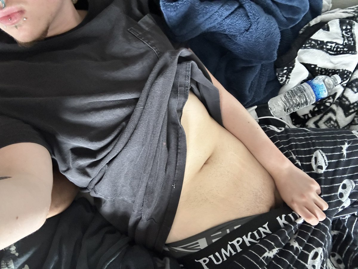 xormyth_'s tweet photo. tummyposting #ftm #tboy https://t.co/NfRfJnbwpx