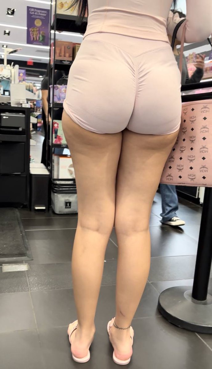 dimicoral's tweet photo. Don't sleep on this Latina round bubble butt I spotted today
that fat juicy ass in pink got
me feeling instant FOMO... you know you'd goon to this too
#LatinaPAWG #BubbleButt #ThiccAss #FOMO
#GoonBait https://t.co/OapeVhTpFO