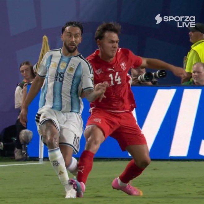 bayern_MOB's tweet photo. mistake😊    mistake☺️      robbery😡 https://t.co/YVAIYJNvhV
