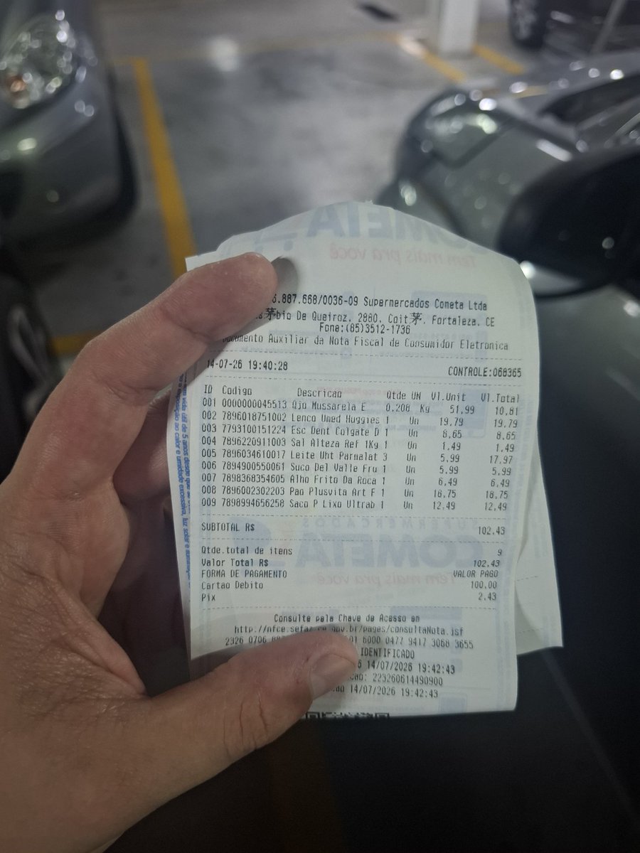 ConservaBanido's tweet photo. COMPRAR O BÁSICO VIROU COISA DE RICO

Pão, leite, Lenço umidecido, R$ 10 de queijo, saco de lixo, sal, suco e tempero.

Absurdos R$ 102.

R$ 102

Cento e dois reais.

SALVA A GENTE @FlavioBolsonaro https://t.co/aojpqgVDlO