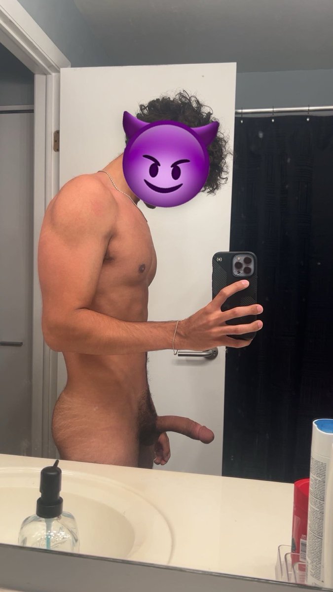 varsityvato's tweet photo. Can this cock get to 1k followers??

#mlm #gay #dl #frat #latino #mexican #goon #bulge #chudai #nsfw #jock #college https://t.co/wIZYgvBwiM