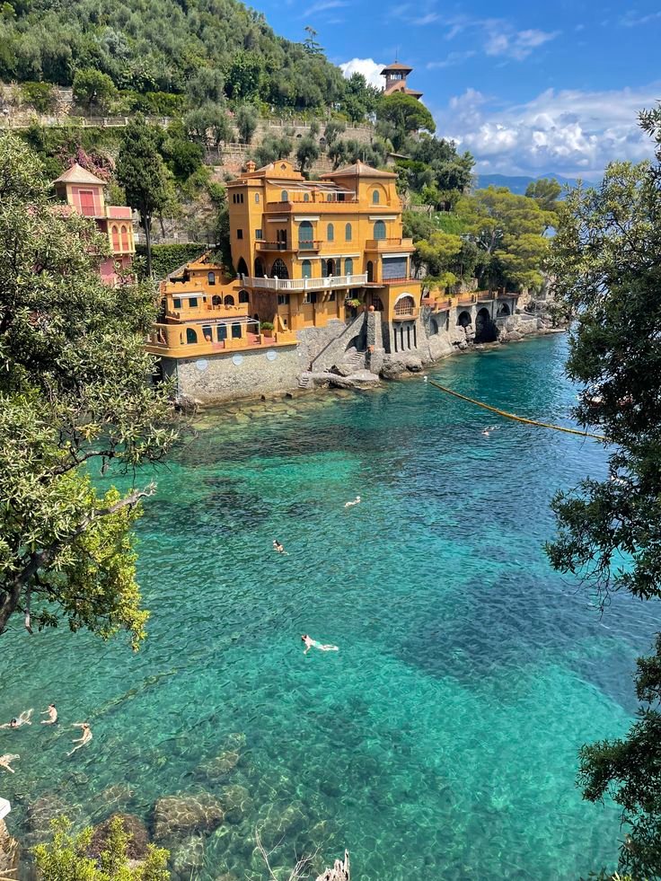purelivn's tweet photo. Portofino, Italy https://t.co/TvFnPNkoxy