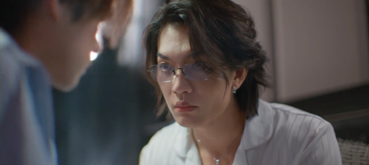Kekebunnyworld's tweet photo. This man is going into a rut and he still respects Phatsa enough to not touch him and not dominate his omega. In all the stories I’ve read the Alpha would just do it and regret later, i like how he doesn’t take advantage of P
#BoatOat
#Boatyongyut
#OatPasakorn
#KNOTEP3 https://t.co/zuepi6SOvE