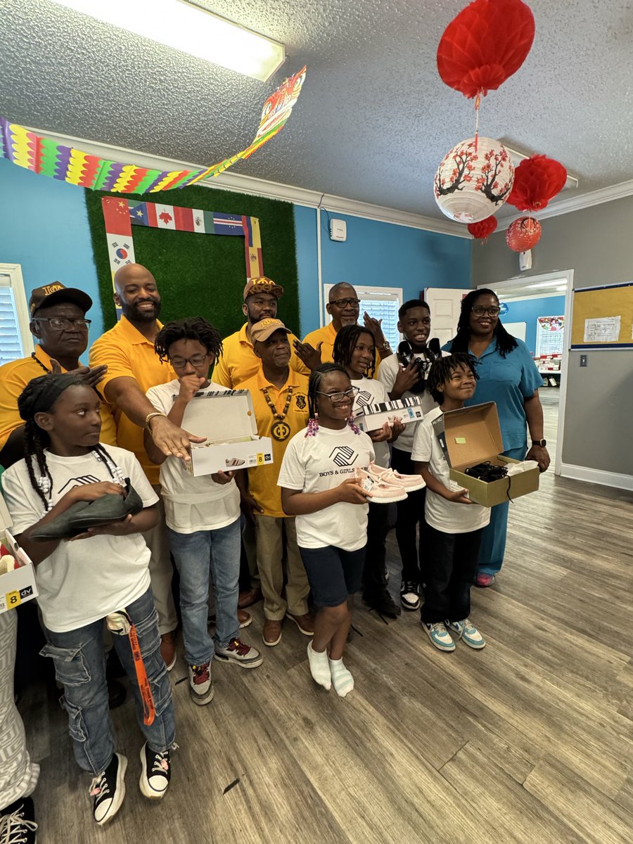 BossDanjam24's tweet photo. Today we had a great event with our organization. Iota Phi Theta fraternity Inc… gave away 110 pairs of shoes to the Boys and Girls Club in Jacksonville Florida. https://t.co/A8qepk58uJ