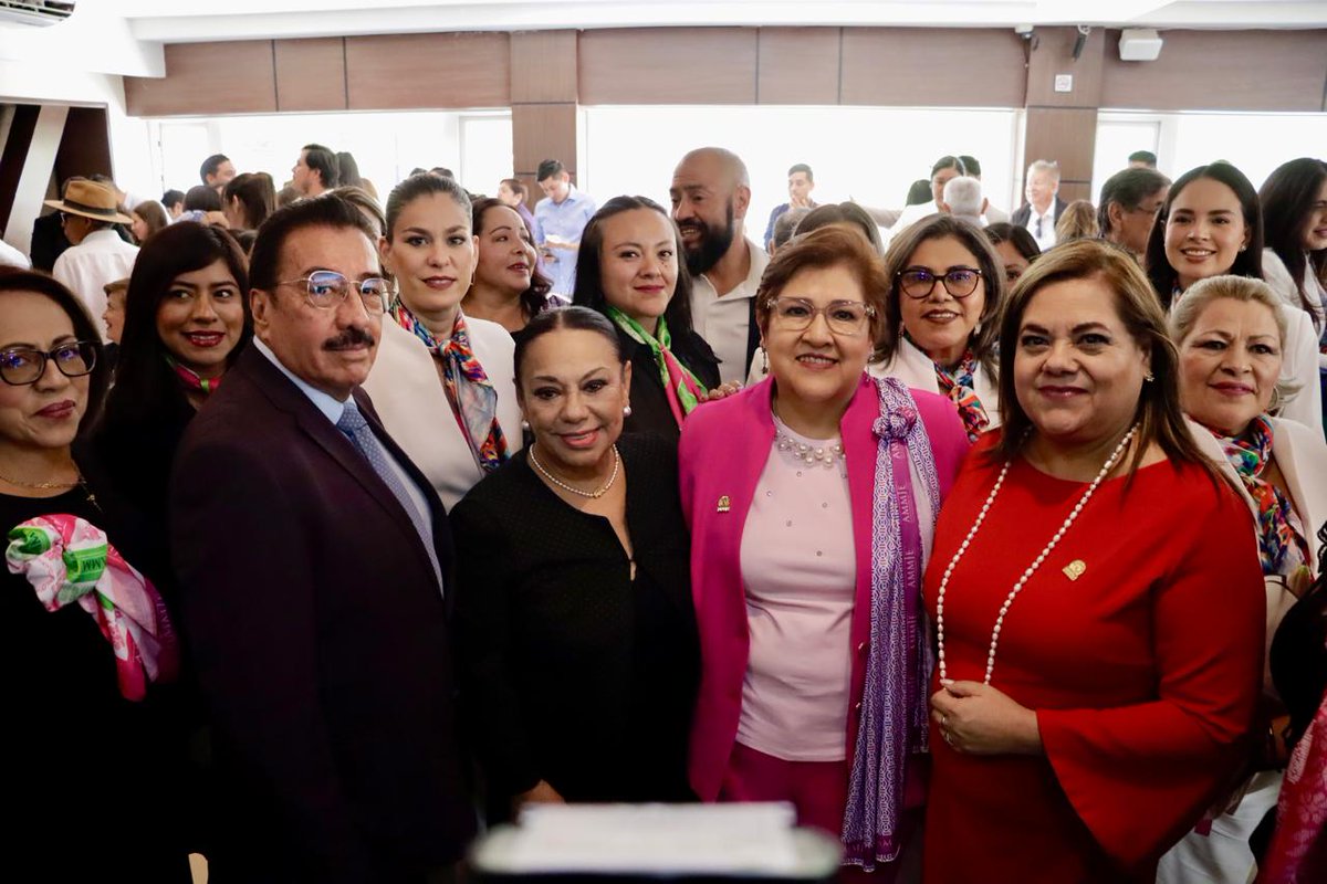 oscar_jgonher's tweet photo. ⭕ Estuve presente en la toma de protesta de de la nueva mesa directiva de AMMJE Actopan, encabezada por Elena Angélica Ramos Pedraza.
🙌 El liderazgo y la visión de las mujeres hidalguenses son fundamentales para seguir construyendo un estado con más oportunidades.
#STPSH https://t.co/tRnErAZt3v