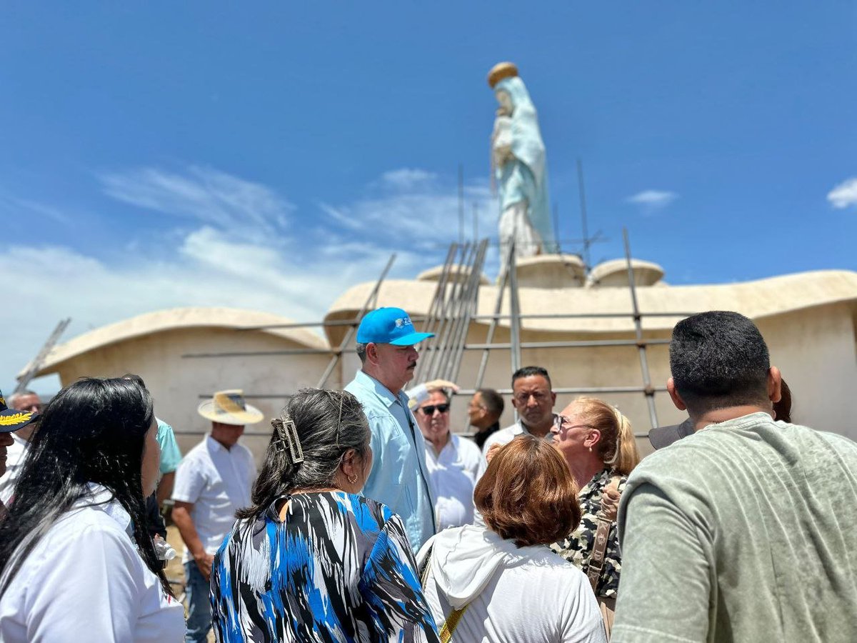 avnve's tweet photo. #Regiones || Restauran Monumento a la Virgen de Chiquinquirá en Maracaibo

➡️https://t.co/QJetiRHt9g https://t.co/uMU4J0sW5i
