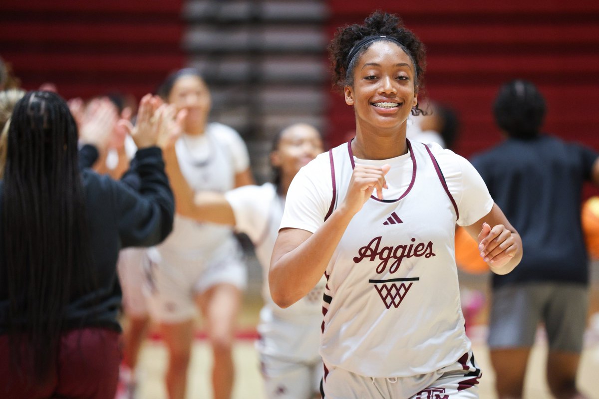 AggieWBB's tweet photo. Wishing our girl Salese the happiest of birthdays! 🥳 @BoboDaShow https://t.co/dWfpG1G5Eq