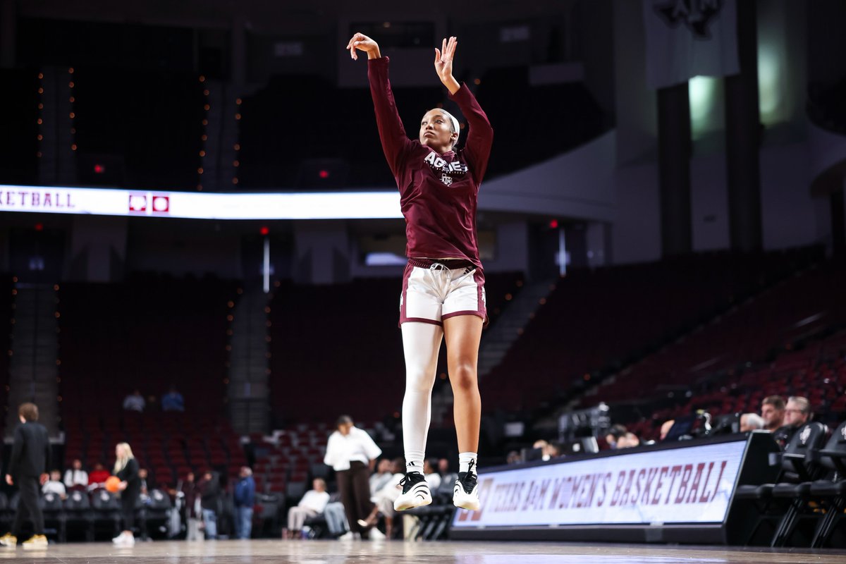 AggieWBB's tweet photo. Wishing our girl Salese the happiest of birthdays! 🥳 @BoboDaShow https://t.co/dWfpG1G5Eq