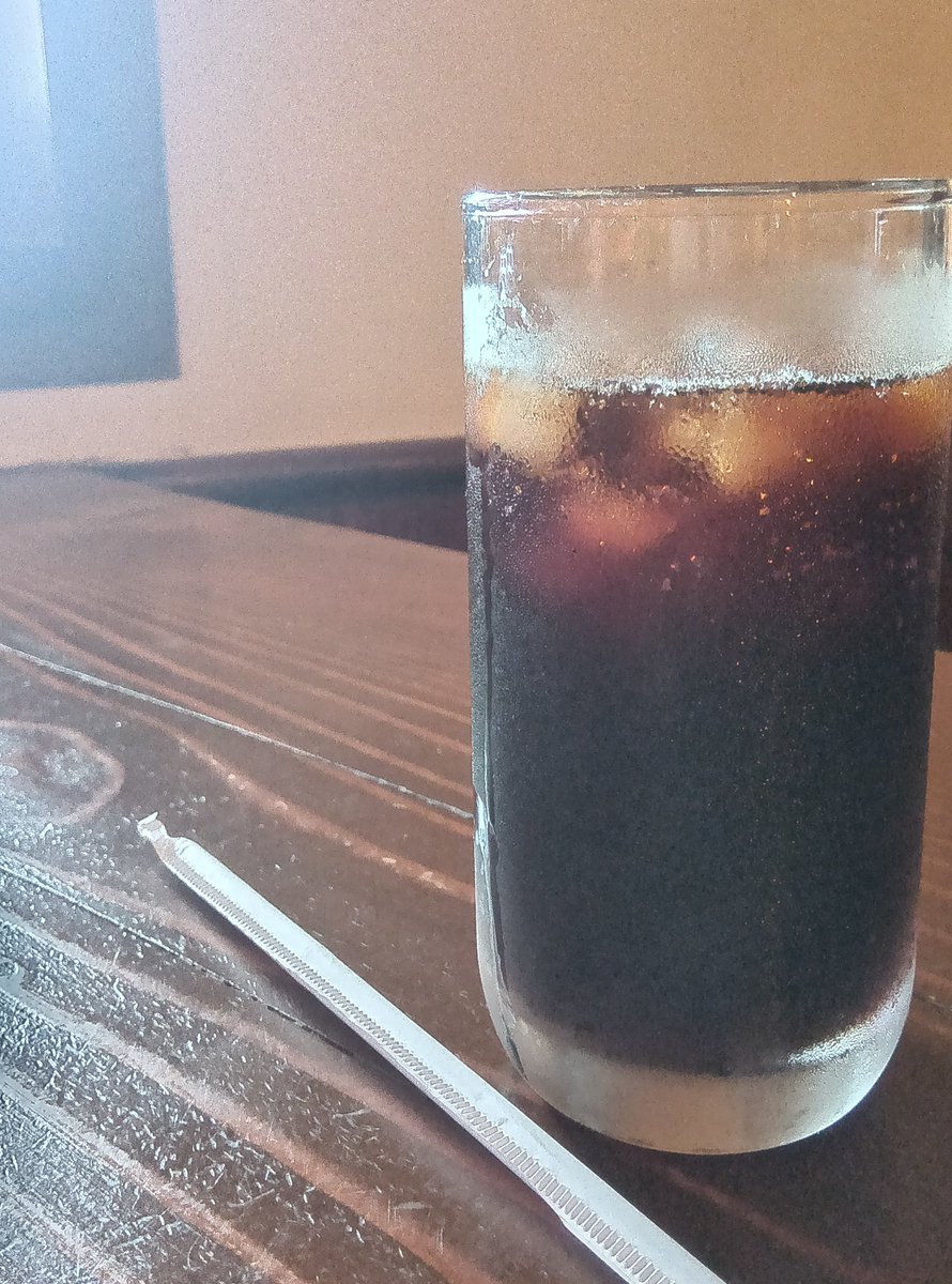 CaffeRisata's tweet photo. おはようございます。
急な暑さに疲労度爆上がりです(；´Д｀)
とにかく水分補給！皆さまお気をつけください。
ワールドカップも終盤!!
明日のも楽しみ✊
選手の疲労に比べたらまだまだイケる！ハズ😅
本日19:45まで営業予定、
お待ちしてます♪

#喫茶店 #コーヒー #綾瀬コーヒー #焙煎 #水分補給 https://t.co/Yj1P1Daavl