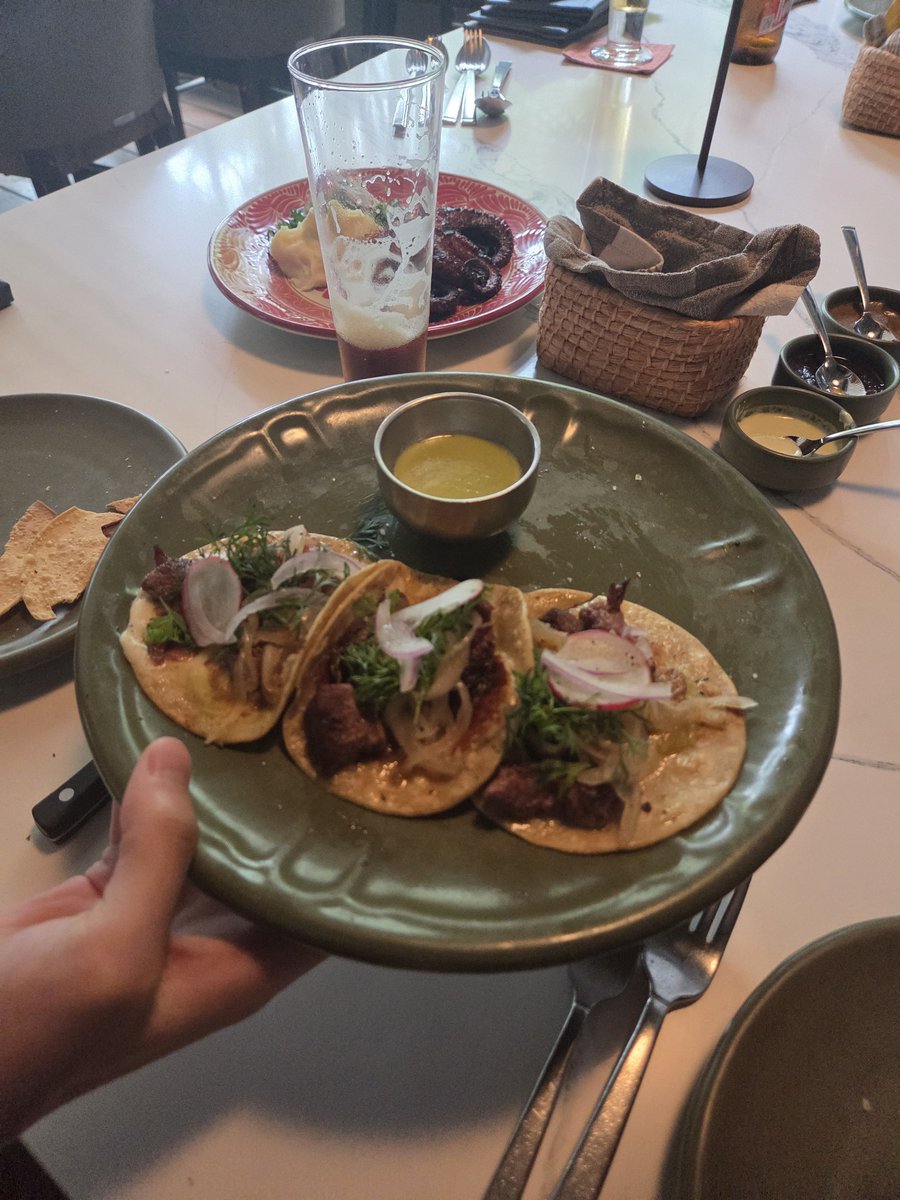 enhypenweverse's tweet photo. [ #성훈’s DM ] 260715

🐧: [Pictures]
🐧: I ate tacos yesterday
🐧: They were really good

@ENHYPEN_members @ENHYPEN #ENHYPEN #엔하이픈 #SUNGHOON https://t.co/nDz27Rt2T4