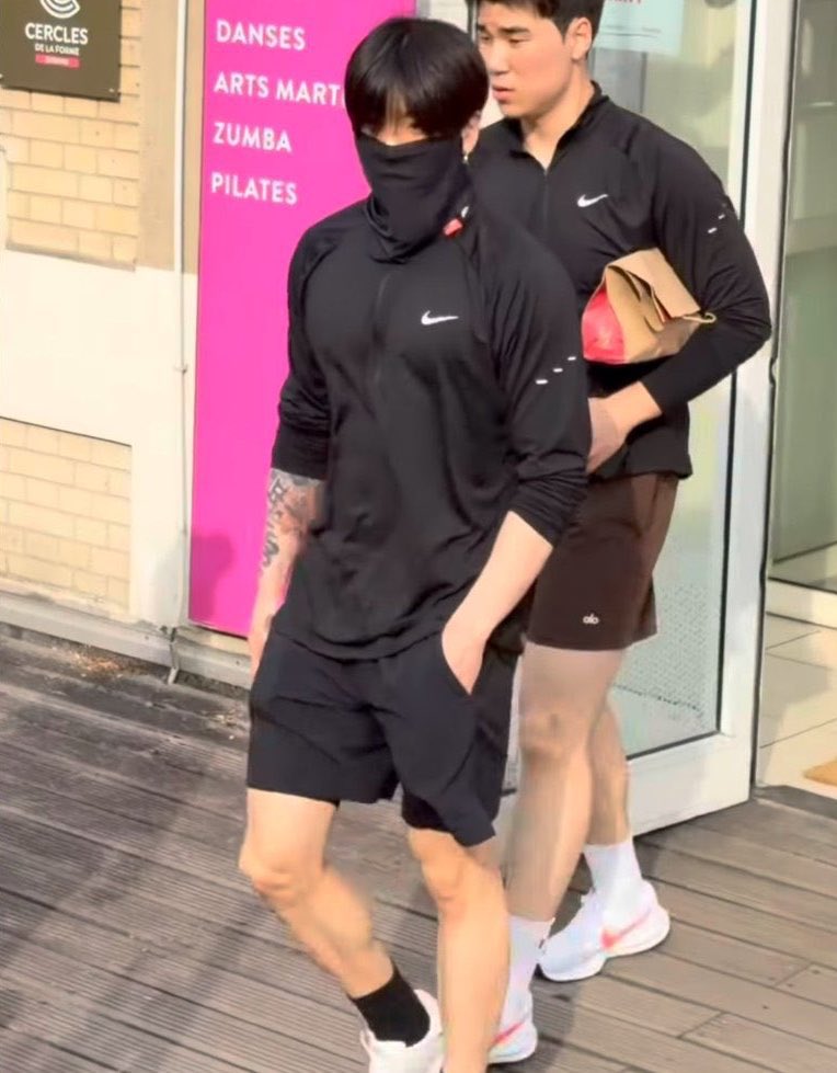 joonghyyuk's tweet photo. sumpah jungkook unreal bgt badannya… kayak cowok-cowok manhwa…? KOBISA SIH ANJIR 😭😭😭😭😭😭😭😭😭😭😭😭😭😭😭😭😭😭😭😭😭😭😭😭😭😭😭😭😭😭😭😭😭😭😭😭😭😭😭😭😭😭😭😭😭😭😭😭😭😭😭😭😭😭😭 https://t.co/gTrHaPJmQY