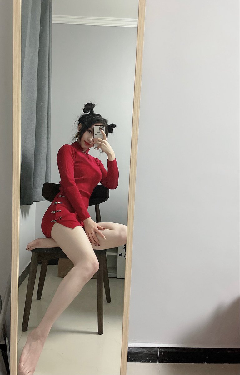 chengkai_yan's tweet photo. 北大骚女 https://t.co/L7HaADz4dU