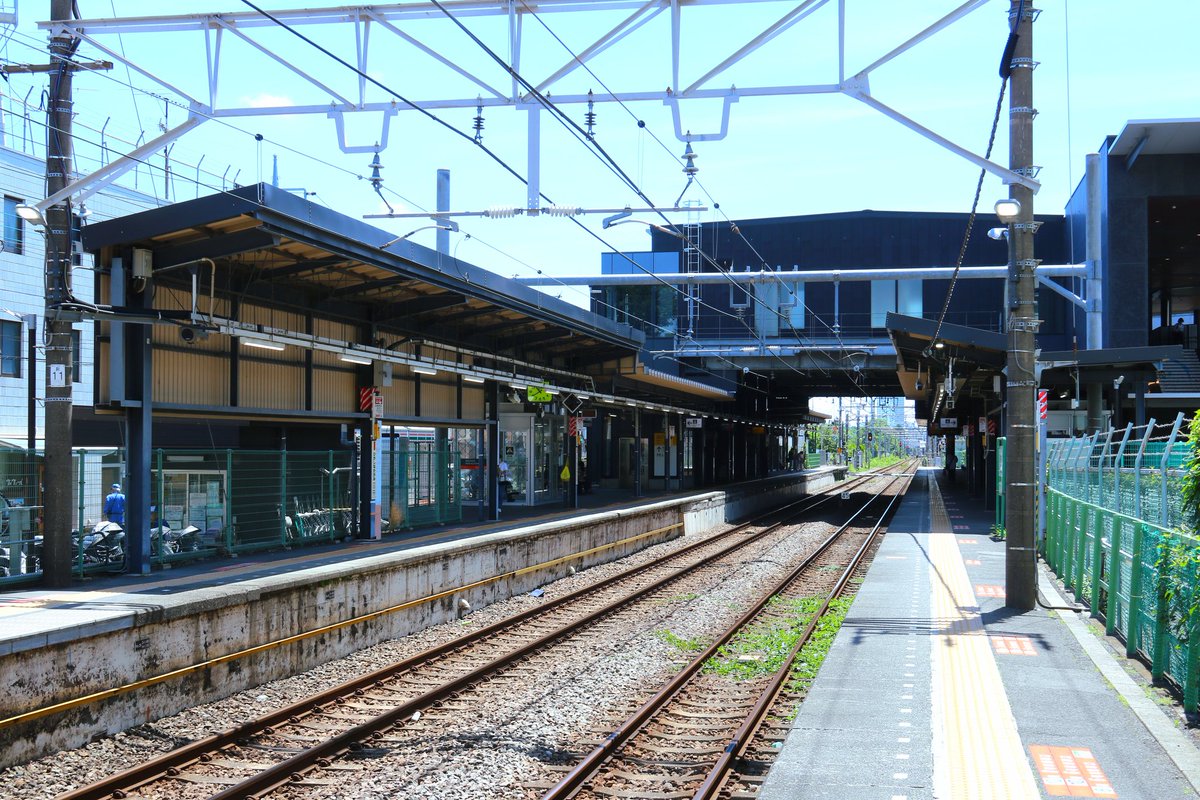 Suminoe_0774's tweet photo. 東中神
Higashi-Nakagami

所在地…東京都昭島市
開業日…1942年7月1日

相対式ホーム2面2線を有する駅。
2017年に橋上駅舎に改築した。

#東中神駅
#すみの駅之江
#駅巡りRe_青梅奥多摩編 https://t.co/HpS7Jwkm6b