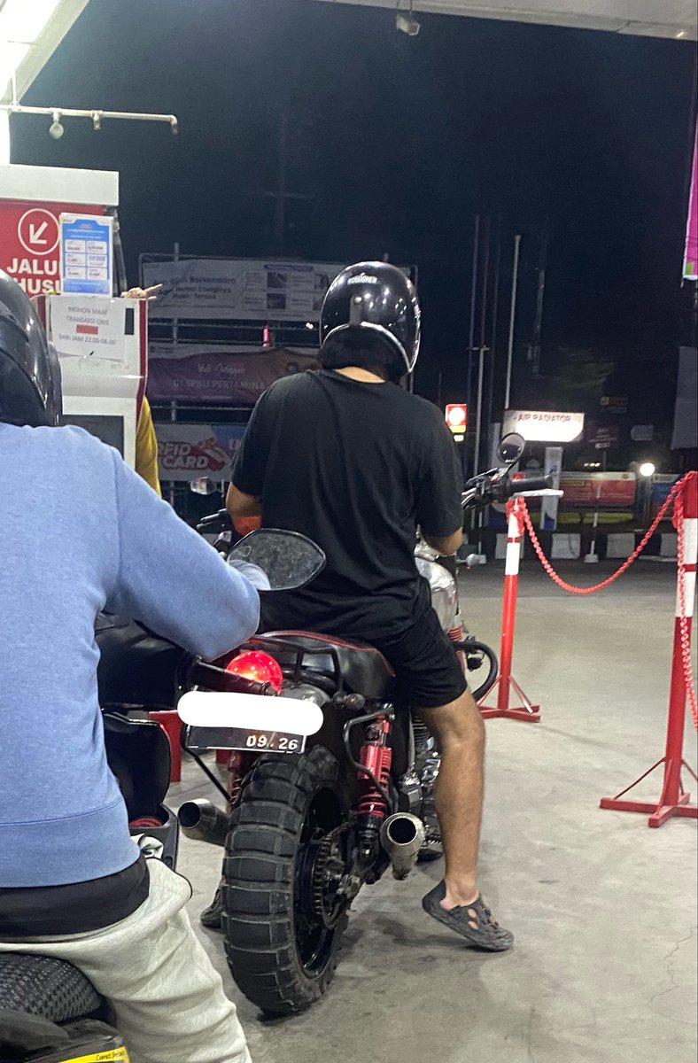ihvaby's tweet photo. emang motor ini boleh pake pertalite subsidi ya? gatau sih motornya apa dan CCnya brp https://t.co/6m5RaFRAax