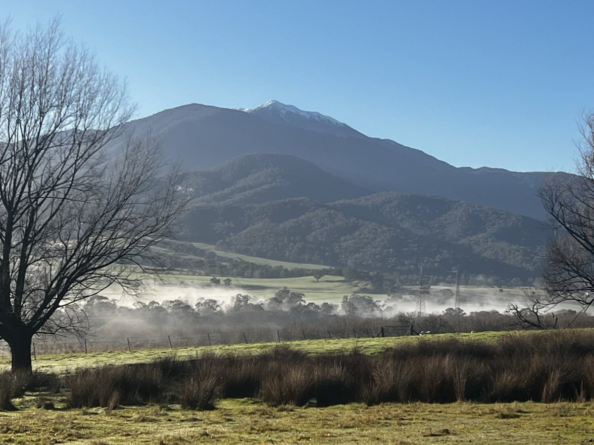 schmidtim's tweet photo. Kiewa Valley and Mt Bogong https://t.co/G6Ktp67pg5