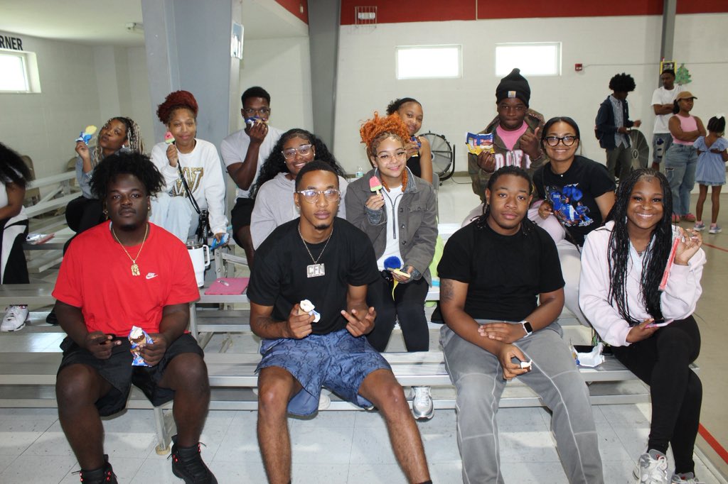 BhamPolice's tweet photo. Events like these give us an opportunity to listen, laugh, and strengthen the bonds that help make Birmingham a safer and stronger city for everyone.
๐ Together, weโre building trust, one conversation at a time.
#BirminghamPolice #CommunityOutreach #KoolPopWithACop https://t.co/9w6bZ7Awzi