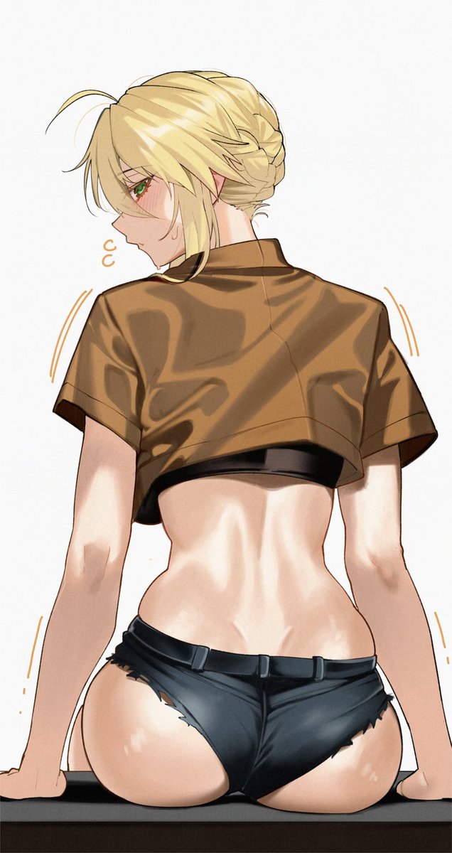 OfHerNobleism's tweet photo. // Wanna do a modern day rp where Penelope is a biker. https://t.co/G19hhXGvtx