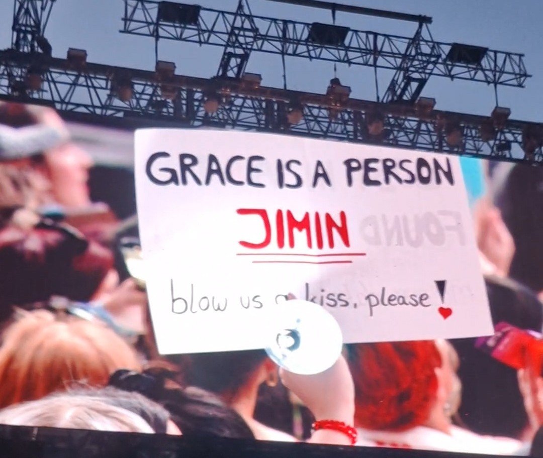 𝑀.💗 made eye contact with Jimin🤙⁷ tweet media