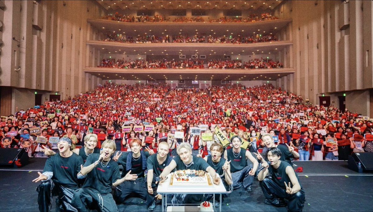 TJBB_ar's tweet photo. 260714 THE JET BOY BANGERZ 
LIVE TOUR 2026 〜JET BANGIN'〜
[愛知公演] Niterra日本特殊陶業市民会館 フォレストホール

🥹🫶🏻
#HappyBirthdayAERON https://t.co/pVQyPTskU6
