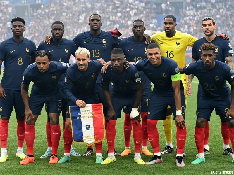 martytaka777's tweet photo. フランスっぽくないフランス代表が、スペインに2-0で敗れた後、フランスっぽくない人が、フランスっぽくないフランスで暴動。なんなのか？
https://t.co/PQArDft72v https://t.co/gE47qBim5R