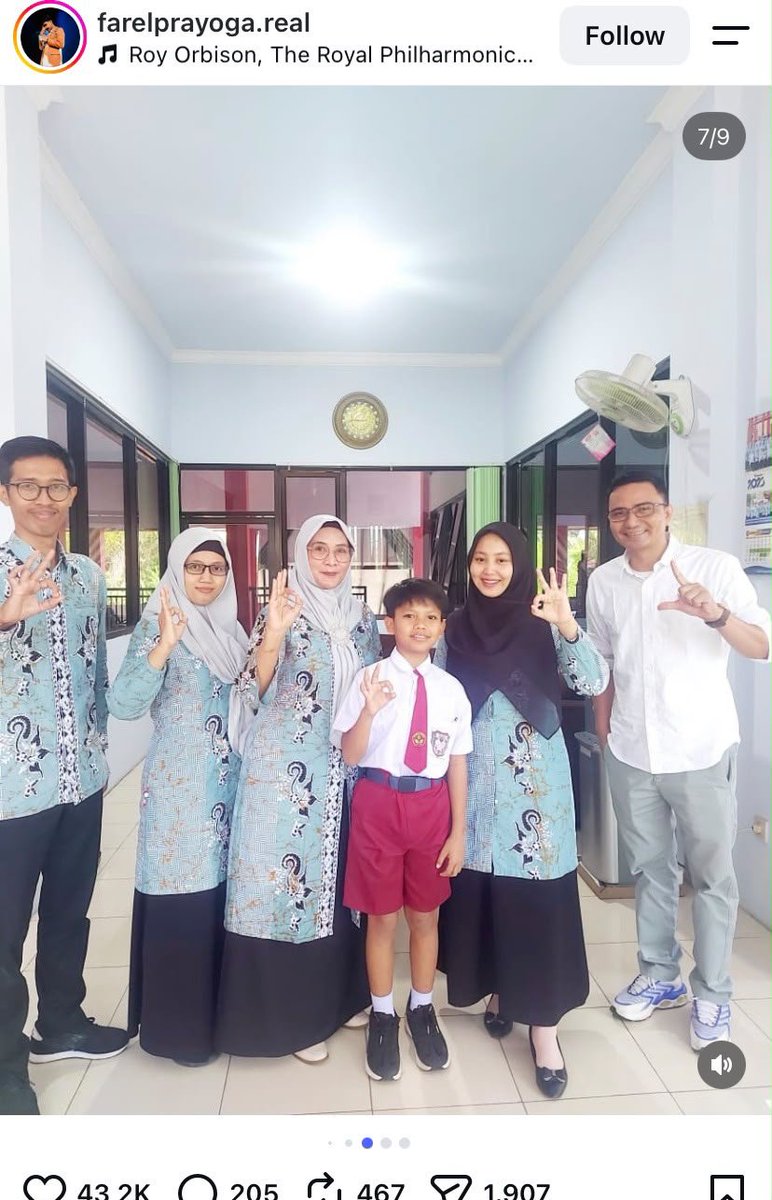 LambeSahamjja's tweet photo. farel prayoga pernah curhat uang hasil kerjanya disikat keluarga tanpa izin:
- honor manggung farel awalnya 100% diserahkan ke orang tua
- saldo atm-nya pernah cuma tersisa rp56 ribu, 
- padahal harusnya ratusan juta
- terungkap uang itu dipakai beli kuda untuk kakaknya
- ayahnya (joko suyoto) sempat ditangkap polisi jadi tersangka jud1 0nline