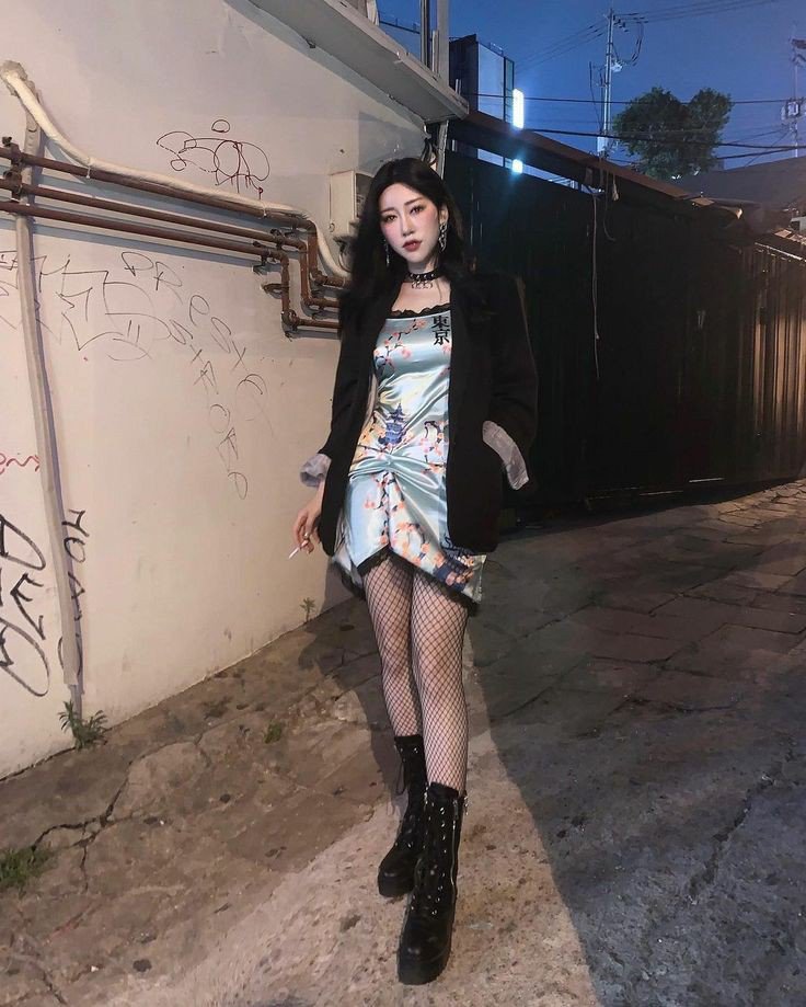 愛と罪 — Yᥙmᥱ Utsᥙsᥱmι tweet media