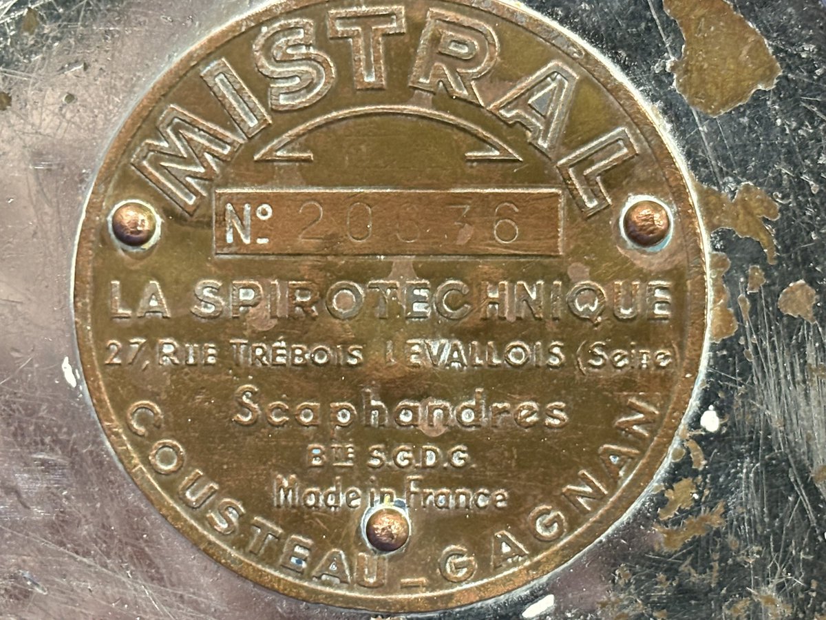 VintageScuba's tweet photo. One of the true legends of vintage scuba the La Spirotechnique Mistral. Introduced in 1955, the Mistral replaced the famous CG45 and helped bring recreational scuba diving to the world. #cousteau https://t.co/2kuCYIWmv7