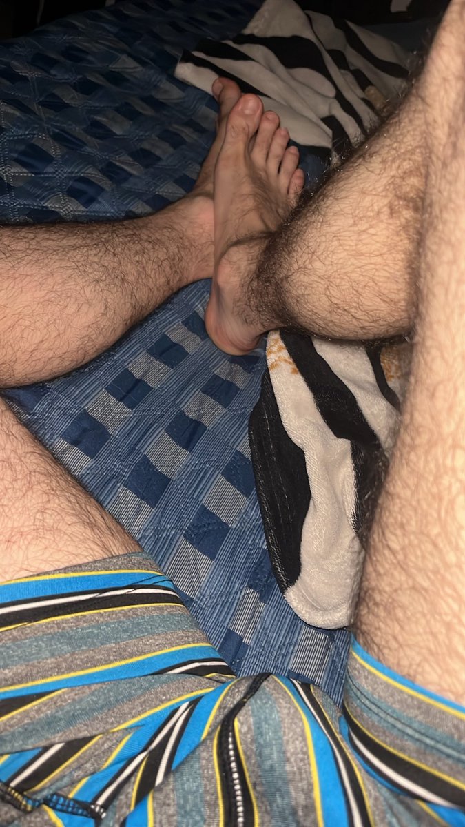 insolente98's tweet photo. 😏🤌 #footfetısh https://t.co/TT3gdAxHY4