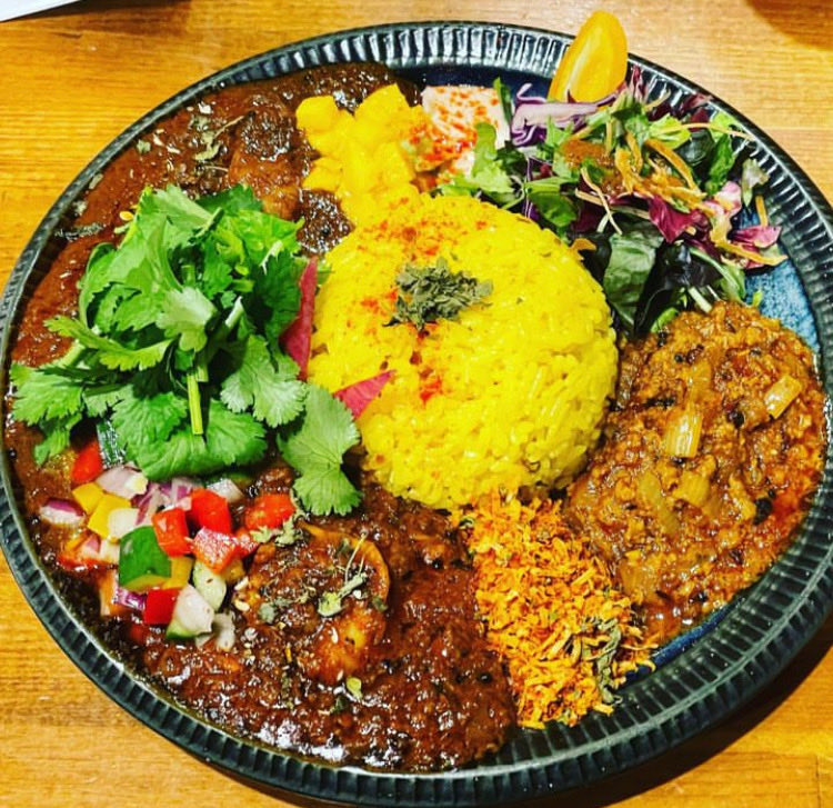 curryharmonia's tweet photo. 本日7/15(水)営業日！

定番3種
・干しエビキーマ
・ポークビンダルー
・麻婆キーマ
　＋
・せせりの鰹イリコ出汁カリー

の4種です🍛

11:30-15:00ラストオーダー https://t.co/r5mwo129HR