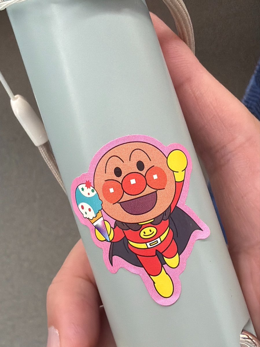chico0704's tweet photo. あーーーなんでハンディファンにアンパンマンいんの。 https://t.co/VH2OCfVlIV