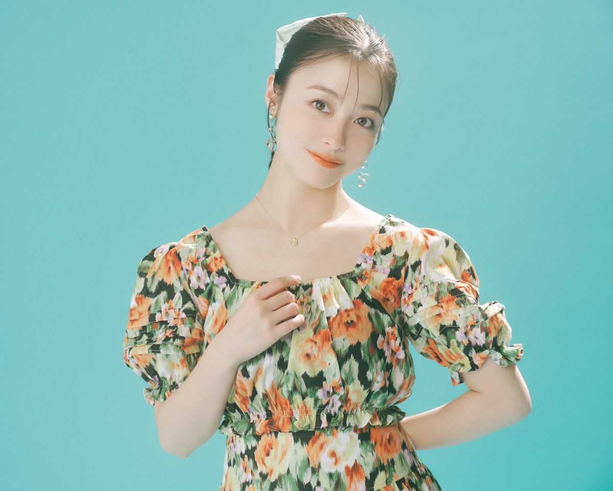 oricon's tweet photo. 橋本環奈、撮影2日目でグループLINE始動
チェ・ジョンヒョプとの爆笑の裏側も
⠀
勝地涼「陽キャの集まりだよね」
https://t.co/Sae0FTMTA7
⠀
🔸ウィットに富んだ会話の応酬に圧倒！
全てにツッコむAマッソ加納…橋本「好き」
🔸チェ・ジョンヒョプは笑い上戸
「勝地さんが視界に入るだけで笑う」 https://t.co/z8u73YYXOb