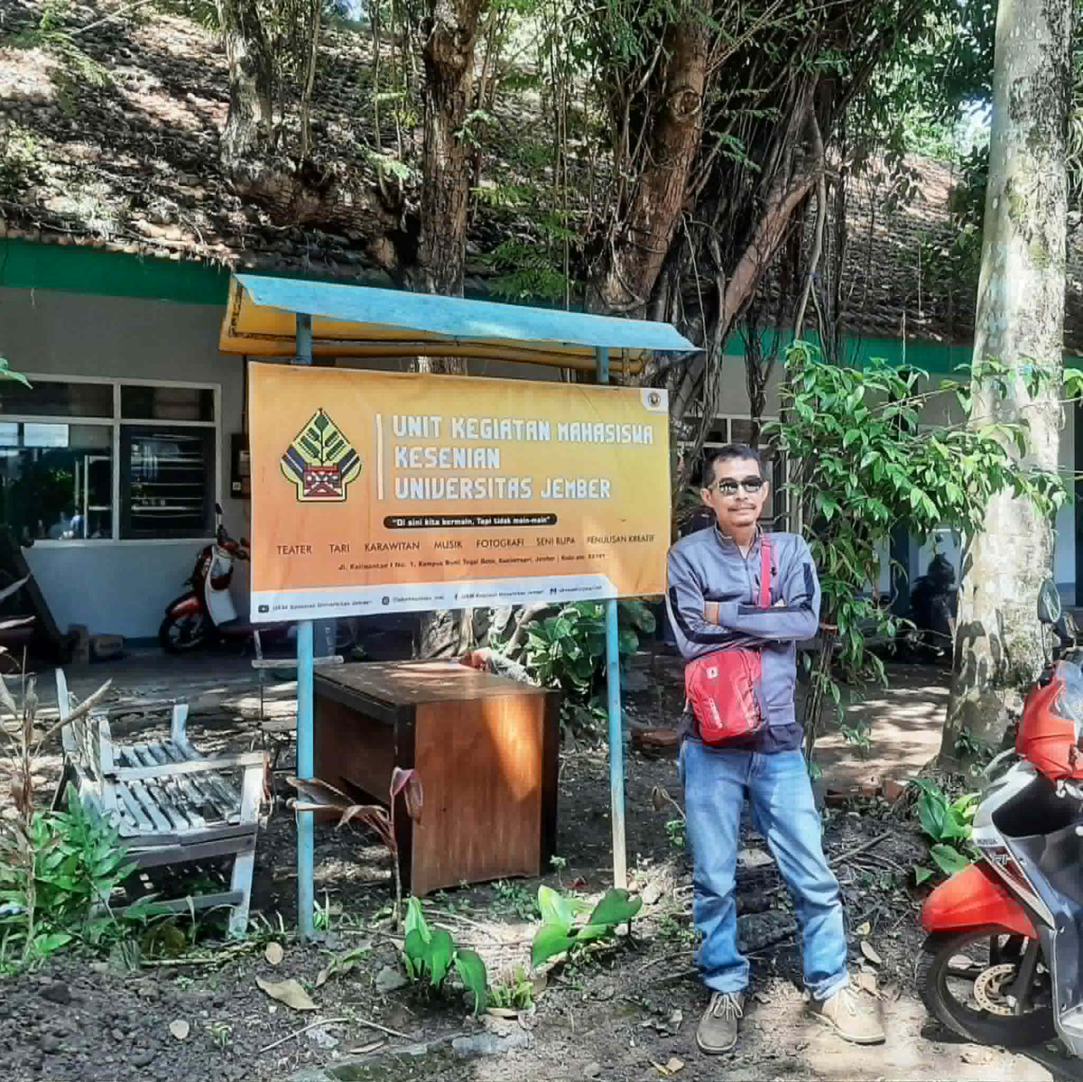 IwankusumaNdut's tweet photo. selamat jalan kawan, helmi buyung nasution semoga diampuni seluruh dosa-dosamu dan ditempatkan di suwargo langgeng..amin #bojong https://t.co/7MgtbcwBQy