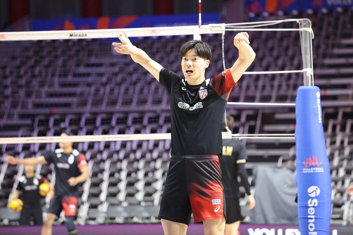 hochi_volley's tweet photo. 【＃VNL2026】

今夜イタリア戦！
昨日の練習の様子です②

＃甲斐優斗 選手 ＃山内晶大 選手
＃大塚達宣 選手 ＃宮浦健人 選手

＃バレーボール男子日本代表 https://t.co/DudxdMPe2W