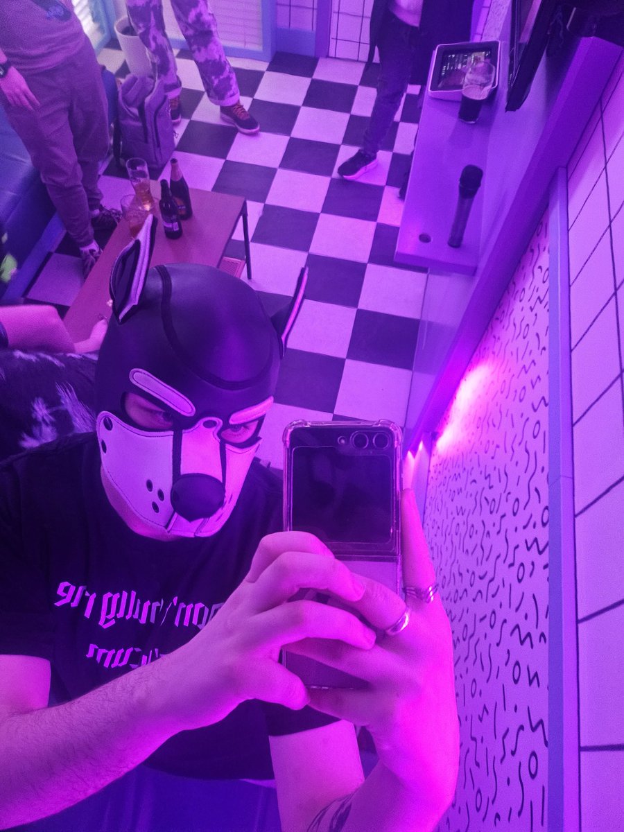 Rakyeen's tweet photo. Awoooooooo🎵

#pupplay #petplay https://t.co/2kfN09ZMPq