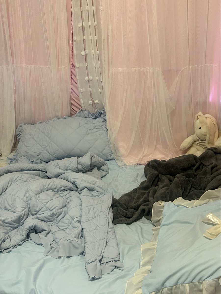 miserabellee's tweet photo. in my dollroom https://t.co/a5E3k20csg