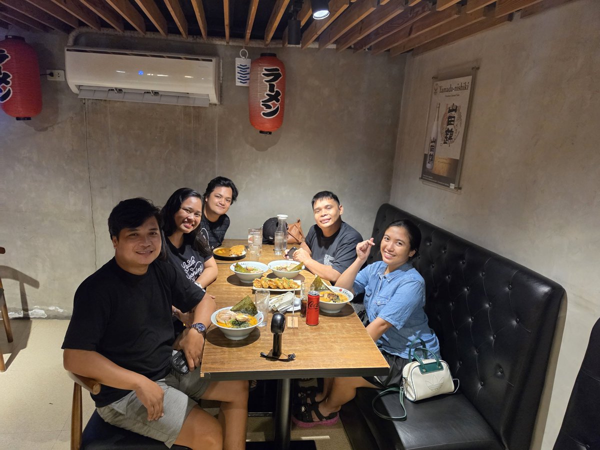 jessybeeeeee's tweet photo. Good food with Good friends ✨️ https://t.co/rCaPoeTsmA
