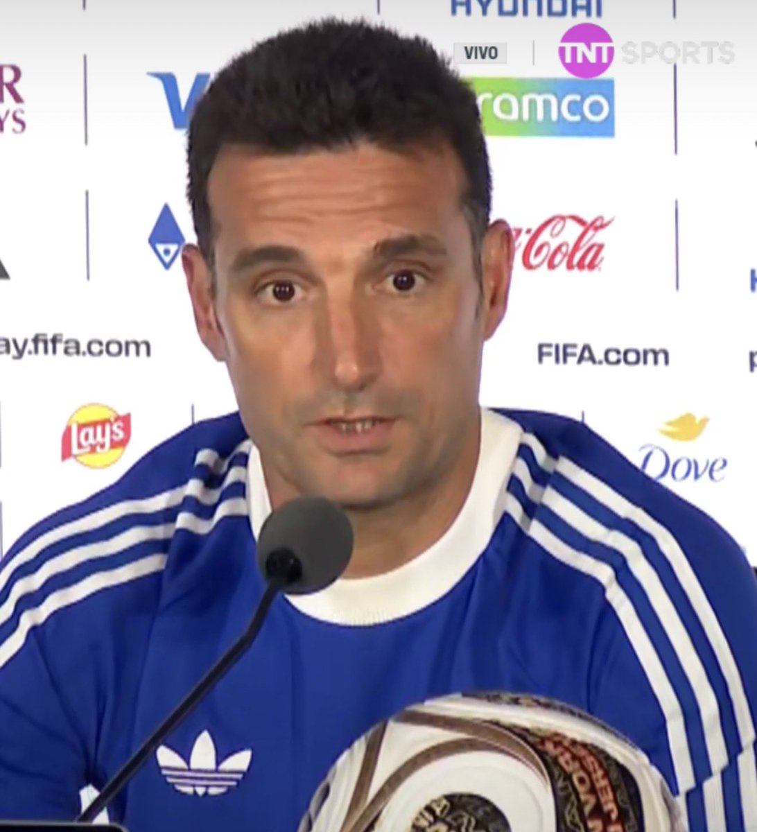 AlbicelesteTalk's tweet photo. 🚨 Lionel Scaloni: We have plenty of desire and ambition. What we need to get back is our football, to have the ball and play the way we know we can. Tomorrow, we need the players who helped us play our best football to show that level again.” https://t.co/jjxK3mXRo9