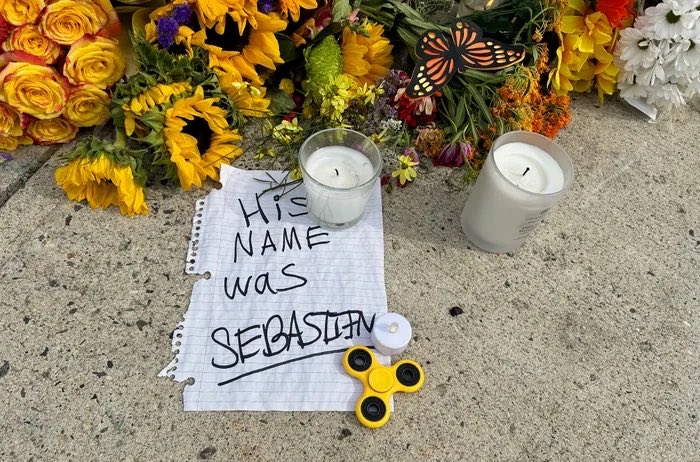 rielfication's tweet photo. His name was Johan Sebastián Guerrero, he worked at an animal clinic and as a delivery driver. 

He used the leftover coins from laundromats to buy candy for his 3 year old daughter.

You can help his family and funeral costs here: https://t.co/ceHmNOrAGw https://t.co/zLSpwnLXFn