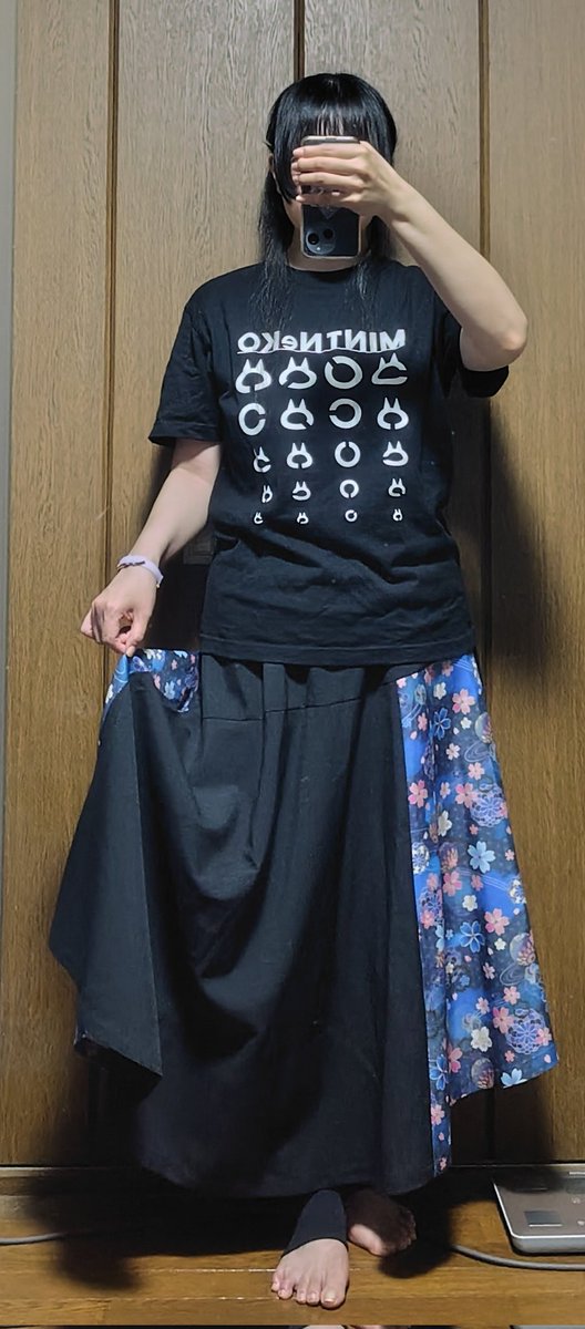 yatsuhoshi's tweet photo. 今日の1枚&amp;今日のかんざし。
カジュアル和。
着圧トレンカは正義。

簪(ハープ除く) @the_ichi_jp #かんざし屋wargo
ハープは鎌倉の老舗簪屋「あき工房」様
Tシャツ MINT NeKO @mintperopero
スカート gouk &amp; T.KUNITOMO @9210mo9292

主な店舗 @laforetMINTNeKO
通販 @tamaaWebShop https://t.co/DRsgahbK2O