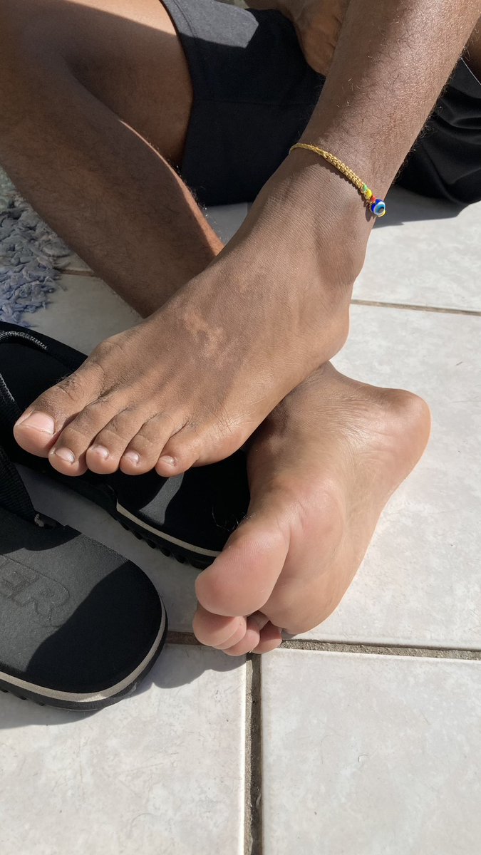 indio_feet's tweet photo. Ninguém resiste quando vê meu pezão 😋🔥 https://t.co/DqCx9PxTg9