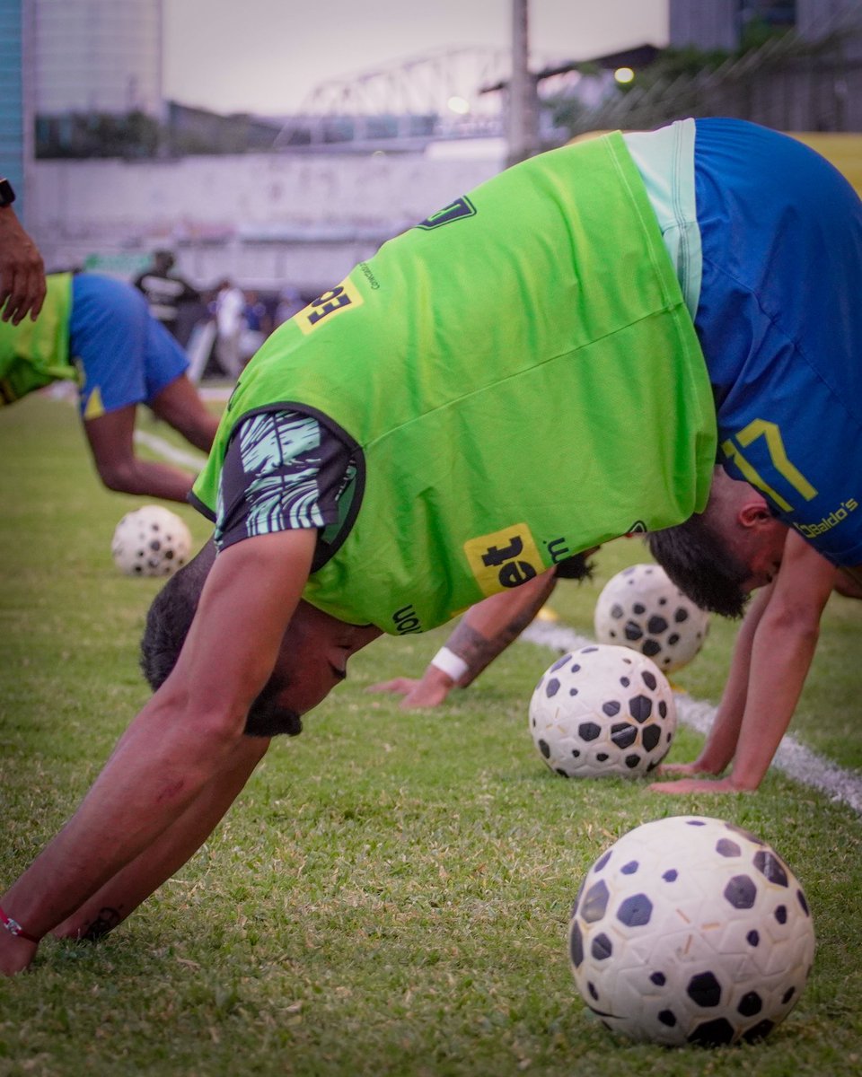 DelfinSC's tweet photo. Calientan los cetáceos. 🤜🏻🤛🏻 https://t.co/Qi1EGGfr7x