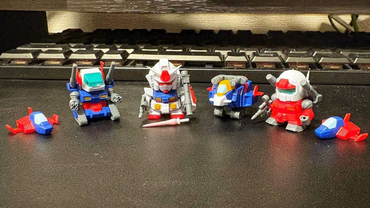 GiRAW17's tweet photo. SDガンダムはやっぱこのくらいのサイズじゃないとね https://t.co/dXgWPVrKPD