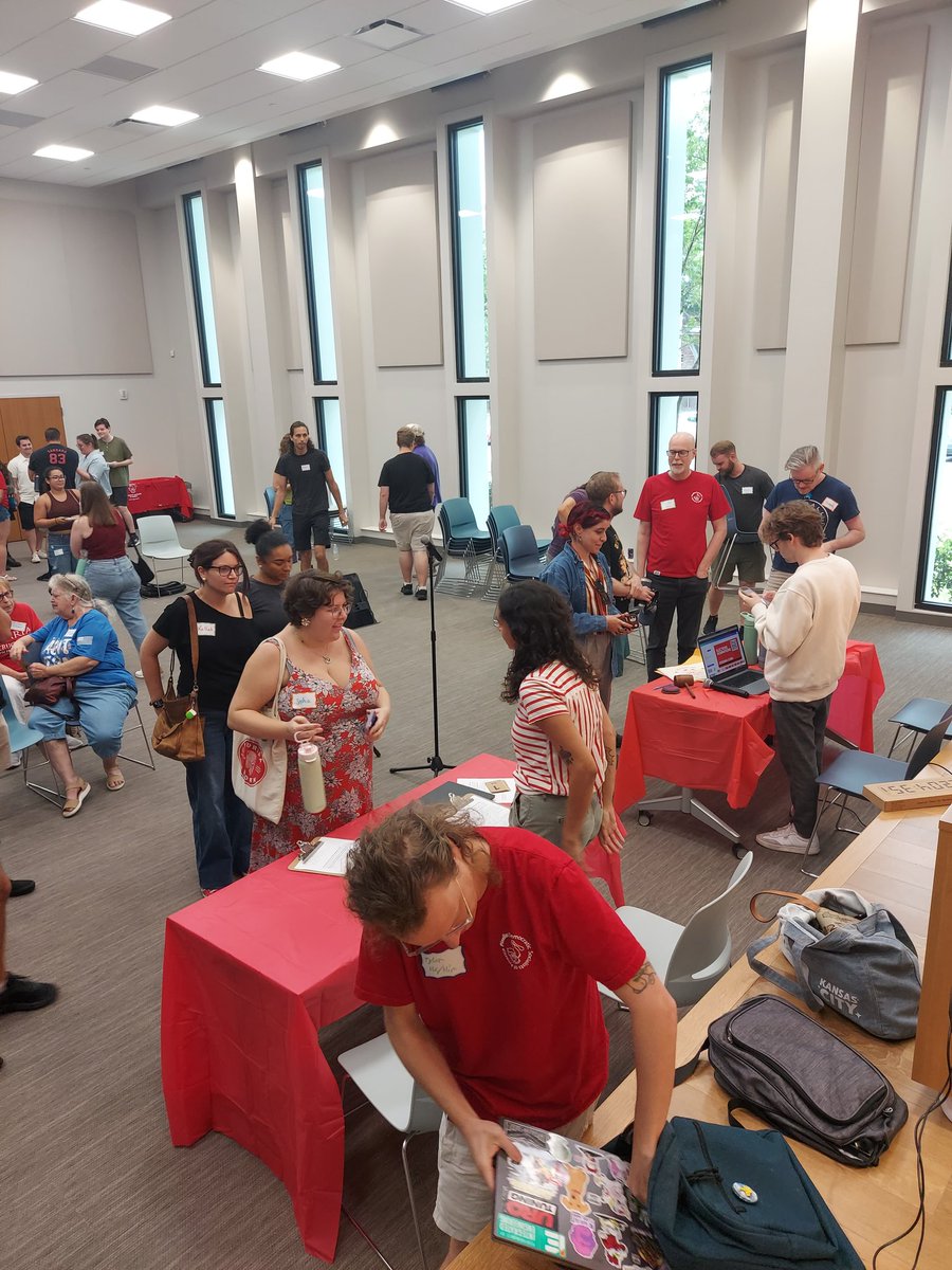 PinellasDSA's tweet photo. Very exciting to see so many new faces at our July General Body Meeting! 

The socialist movement in Tampa Bay is growing — join us at an upcoming meeting or event and help build the movement!

#DSA #socialism #flapol #pinellascounty #stpetefl https://t.co/uqow42aIep