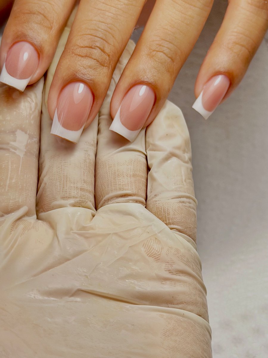 dimphomanala's tweet photo. @refiloe_karabo A classic French manicure ! https://t.co/s6Sjtbdtd3