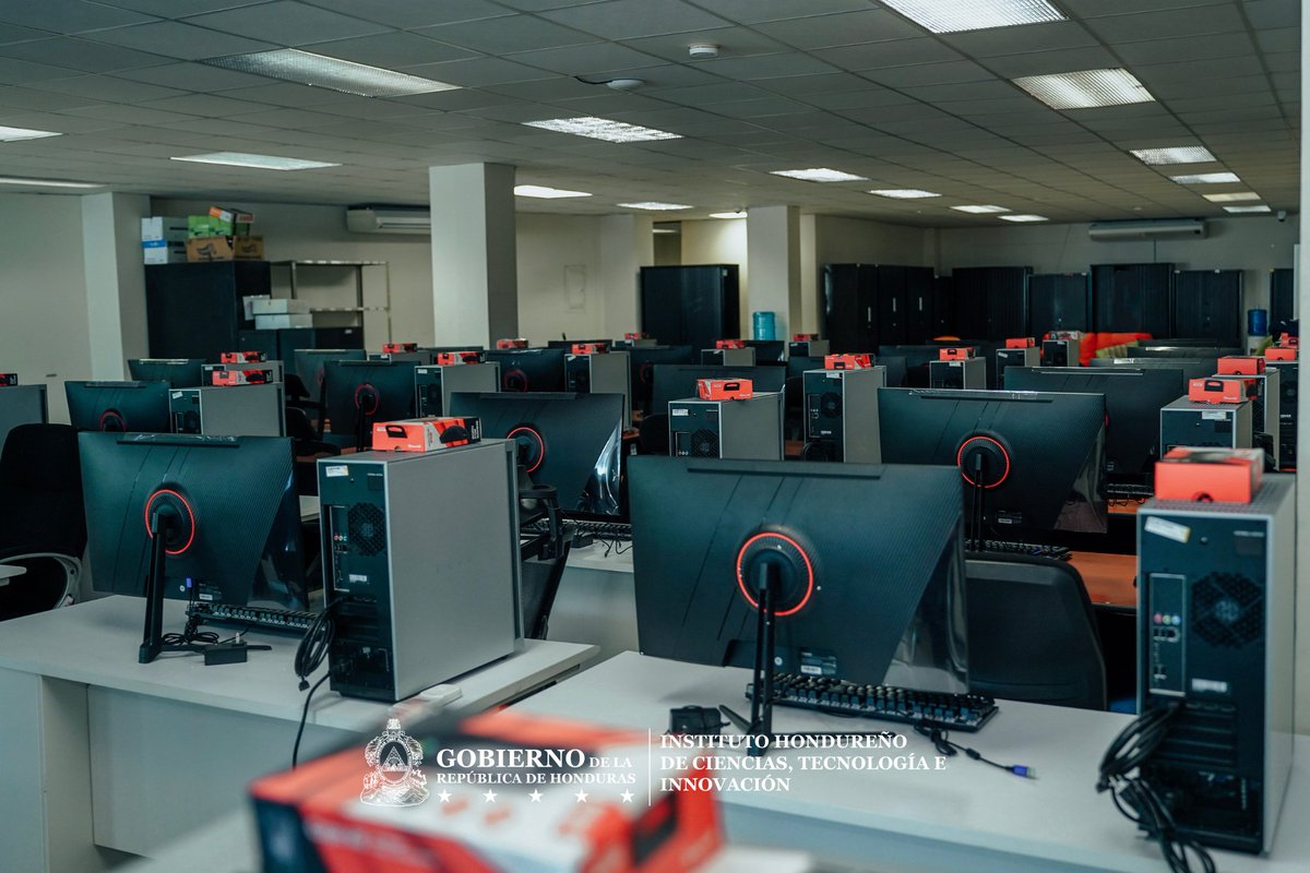 IHCIETI's tweet photo. Conoce los Nuevos Centros de Capacitación STEM 💻Espacios donde miles de hondureños podrán desarrollar habilidades tecnológicas con equipos de última generación y computadoras de alto rendimiento.

¡Visítanos y sé parte de la transformación tecnológica de Honduras! 🇭🇳✨ https://t.co/8rlauHIMxm
