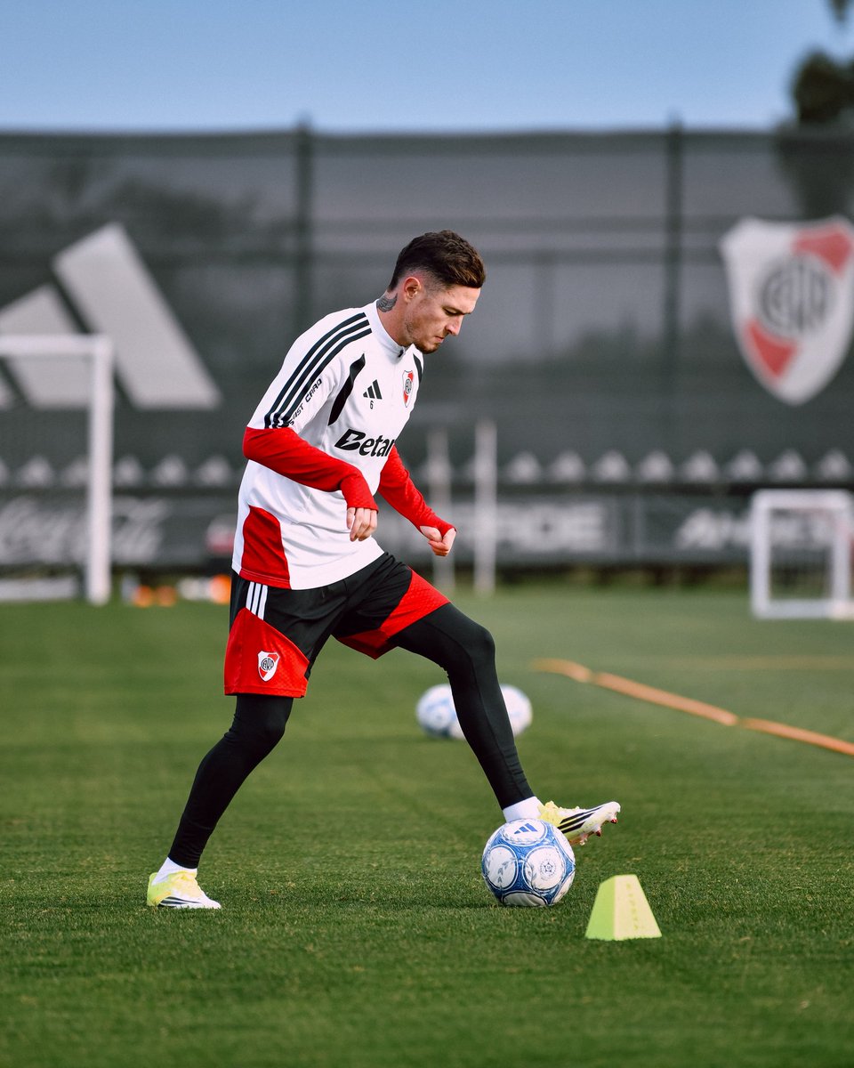 RiverPlate's tweet photo. ⏱️ Semana de Copa Argentina 🔛⚽️

#VamosRiver ⚪️❤️⚪️ https://t.co/jmvesknp6d