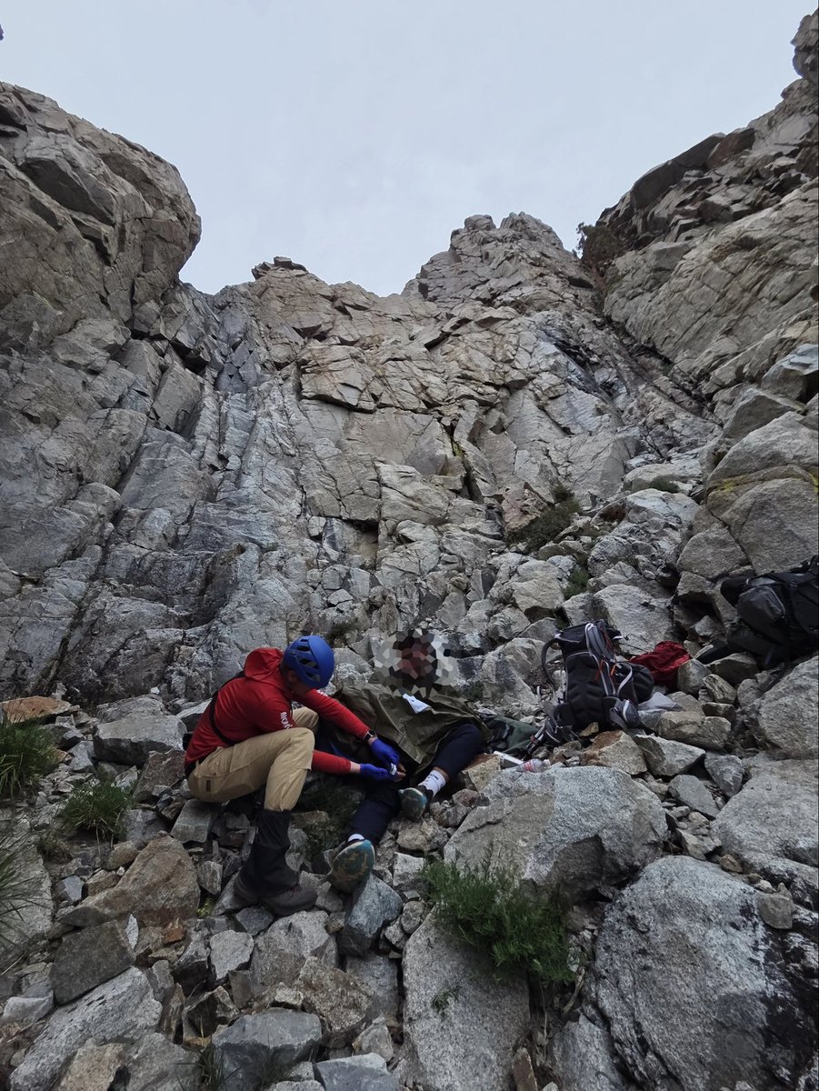 TheCalGuard's tweet photo. When every minute matters, partnerships save lives.
On July 11, a hiker suffered serious injuries after a fall while descending Carson Peak in Mono County’s steep and rugged mountain terrain. Mono County Sheriff's Office Search and Rescue teams immediately mobilized, navigating challenging conditions to reach and provide care to the injured hiker.
Following a request from CAL OES, a California Army National Guard UH-60 Black Hawk aircrew launched to support the rescue. Operating through the night in steep terrain and challenging mountain conditions, the crew provided specialized hoist capabilities to safely extract the hiker from a remote cliffside location.
Through teamwork, perseverance, and coordination among local, state, and military partners, the hiker was safely transported for medical care.
Cal Guard stands ready to provide critical capabilities whenever California calls. @CAgovernor @Cal_OES @MonoSheriff @USNationalGuard